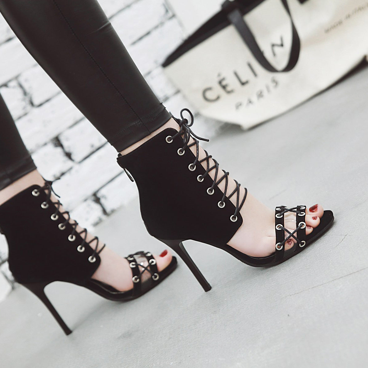 Talons aiguilles avec lacets | Tailles : 32 à 46
