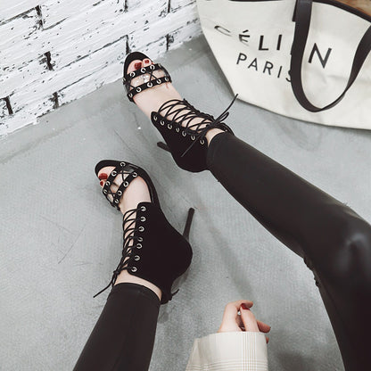 Talons aiguilles avec lacets | Tailles : 32 à 46